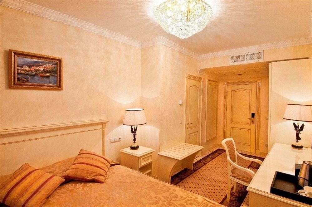 Rimar Hotel Бассейн И Спа Krasnodar Room photo